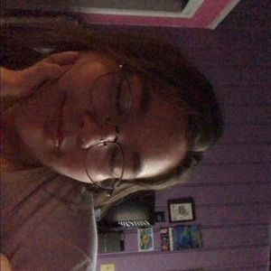 Meet your Posher, Mercedes